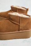 Thumbnail View 5: UGG – Klassischer Stiefel „Ultra Mini“ in Kastanie mit Plateausohle