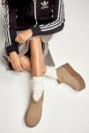 Vista en miniatura 1: UGG Sand Classic Ultra-Mini Platform Boots