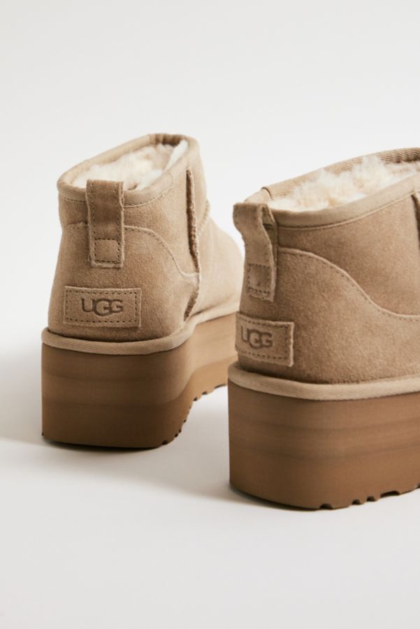 Vista diapositiva: 3: UGG Sand Classic Ultra-Mini Platform Boots