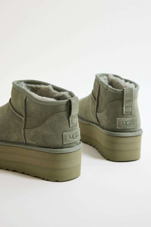 Vista de diapositivas: 4: Botas UGG Clove Classic Ultra-Mini con Plataforma