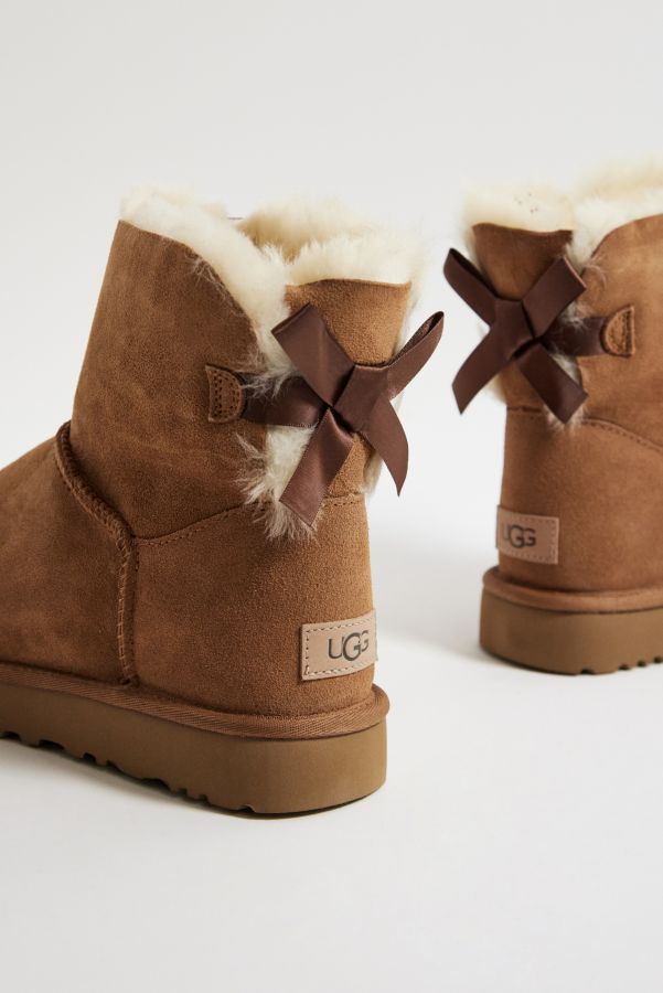 Vista de diapositivas: 4: Bota UGG Mini Bailey Bow Castaña