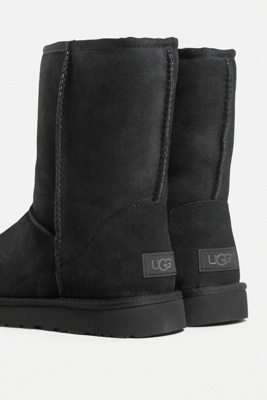 ugg classic short 2 black