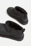 Thumbnail View 2: UGG –Klassische knöchelhohe Stiefel „Ultra Mini" in Schwarz