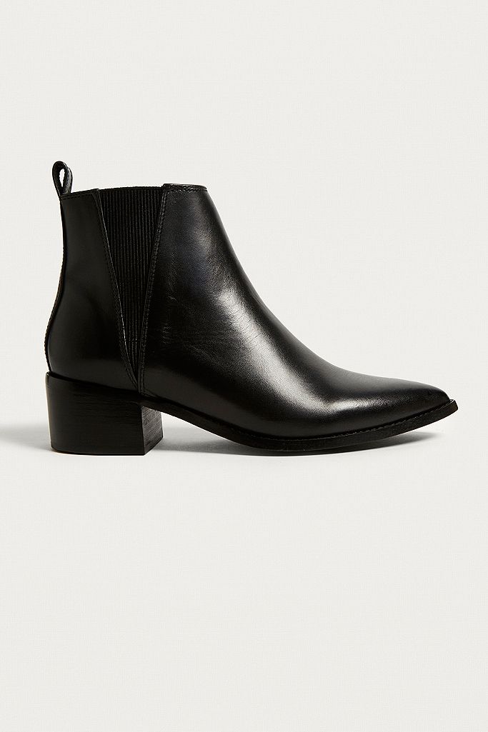 E8 by Miista Ula Chelsea Boots | Urban Outfitters UK