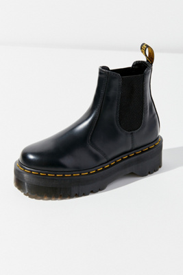 black chelsea dr martens