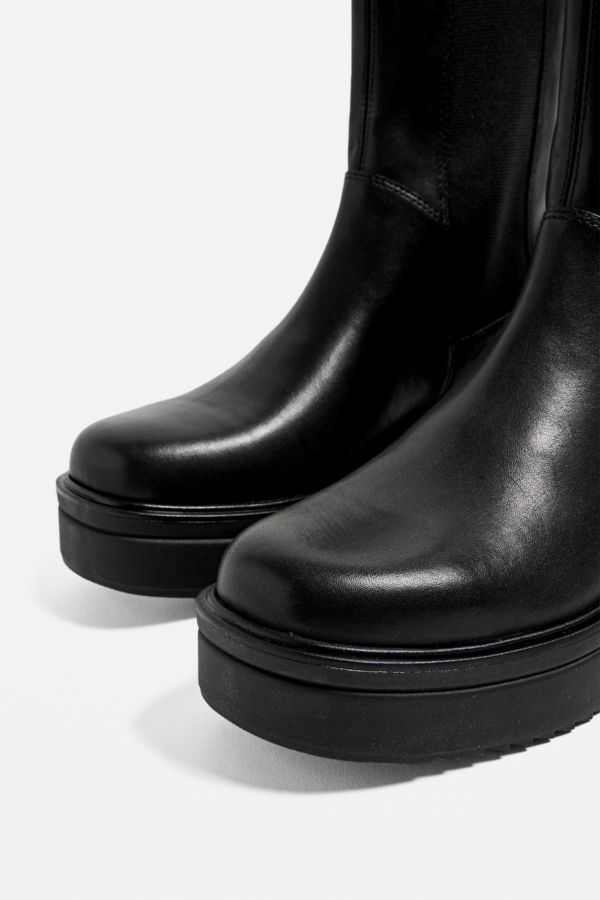 Vagabond Tara Chelsea Boots | Urban Outfitters UK