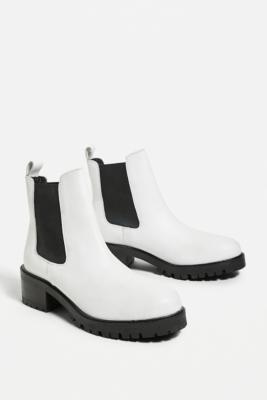 urban outfitters black boots