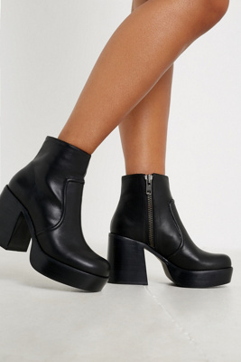 urban outfitters chunky boots