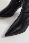 Thumbnail View 4: Bottes en cuir noir à harnais UO