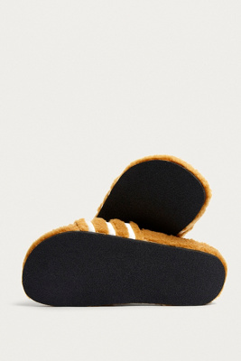 adilette teddy slides