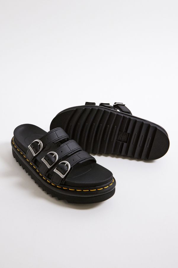 Vista de diapositivas: 2: Dr. Martens Black Hydro Leather Blaire Slide Sandals