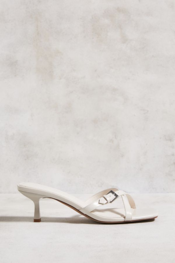 Slide View: 5: UO - Sandales mules à brides croisées style années 90 blanc cassé 