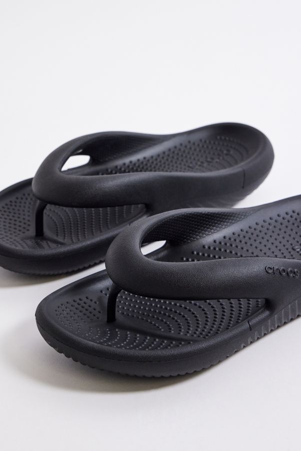 Vista de diapositivas: 3: Crocs Black Mellow Flip Flops