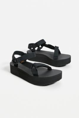 urban outfitters teva