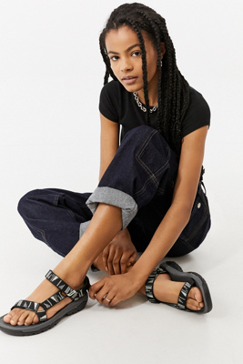 urban outfitters teva