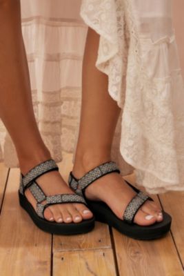 Teva – Mittelhohe Sandalen „Universal“ in Schwarz