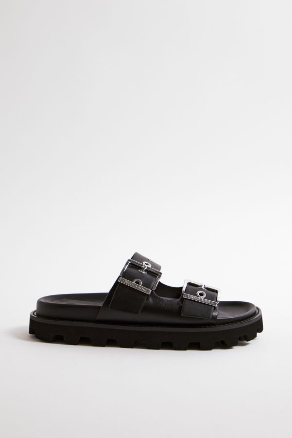 Slide View: 3: Charles & Keith Schwarze Schnallensandalen