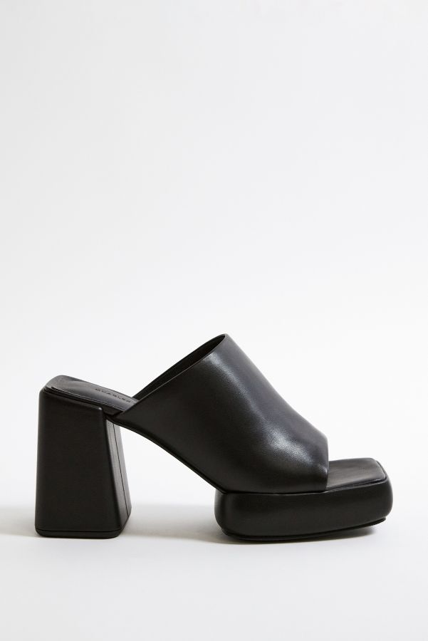 Slide View: 3: Charles & Keith Lucile Schwarze Block-Absatz-Plateau-Pantoletten