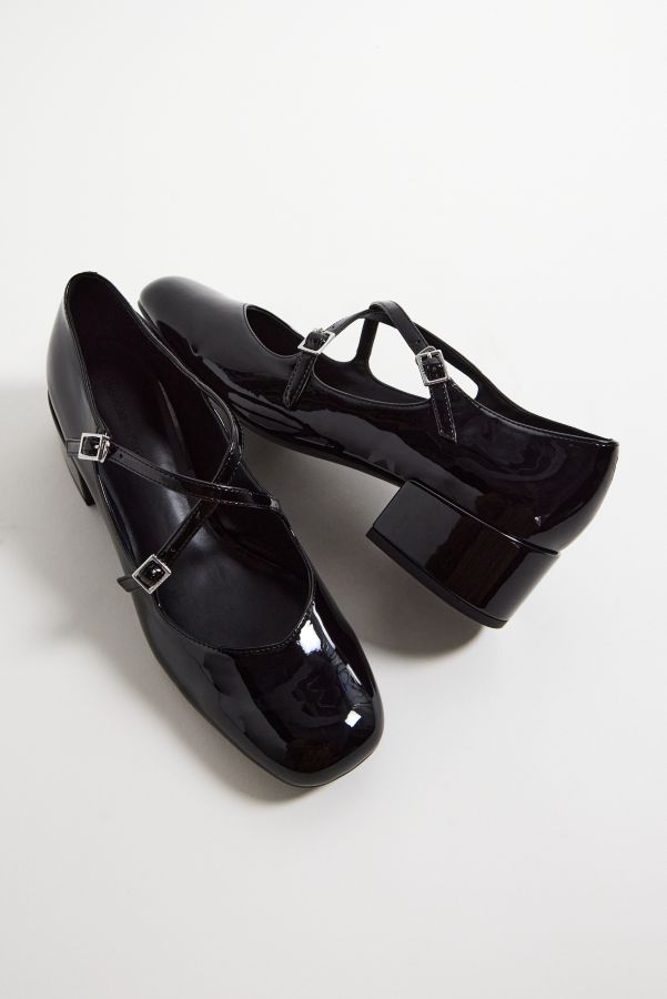 Slide View: 2: Charles & Keith Mary Jane Schuhe