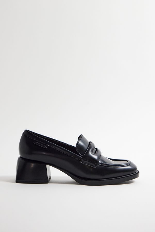 Slide View: 1: Charles & Keith Block Absatz Penny Loafers