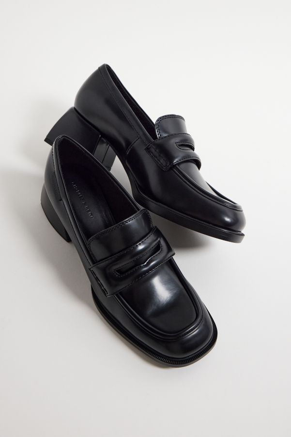 Slide View: 2: Charles & Keith Block Absatz Penny Loafers