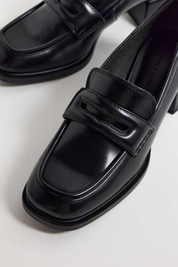 Slide View: 4: Charles & Keith Block Absatz Penny Loafers