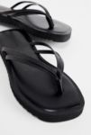 Thumbnail View 4: UO Leder Flip Flops