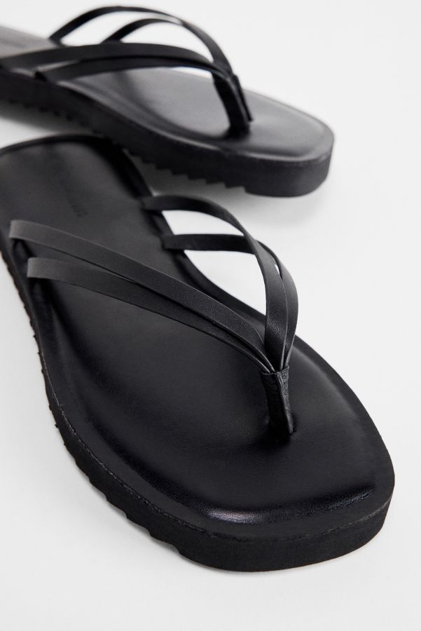 Slide View: 4: UO Leder Flip Flops