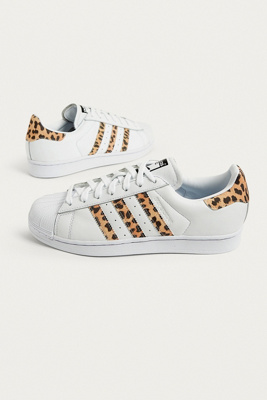 adidas superstar leopard white