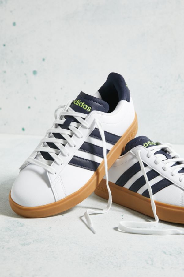 Vista diapositiva: 2: adidas Grand Court 2.0 Gumsole Trainers