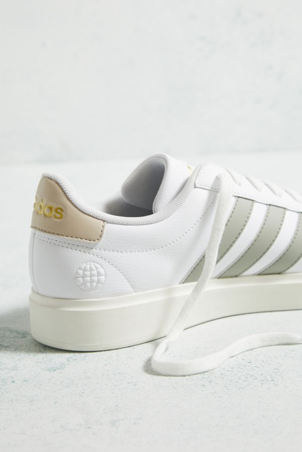 Vista diapositiva: 3: adidas White Grand Court 2.0 Trainers