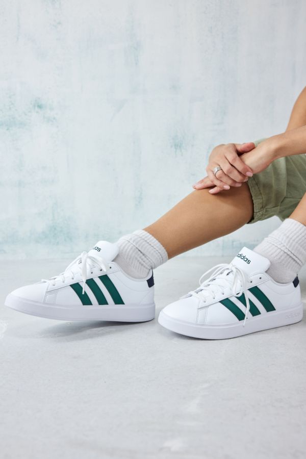 Vista diapositiva: 1: adidas White & Green Grand Court 2.0 Trainers