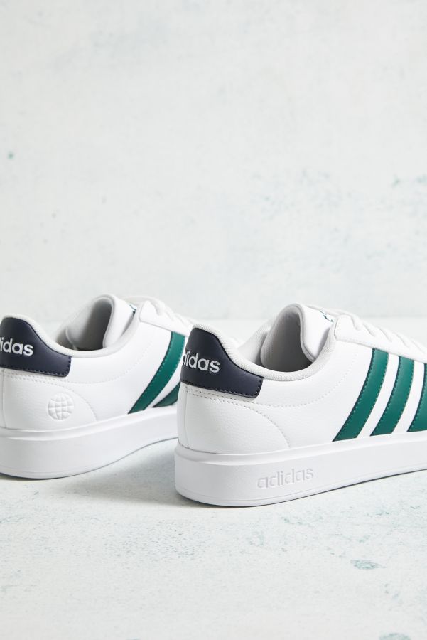 Vista diapositiva: 4: adidas White & Green Grand Court 2.0 Trainers