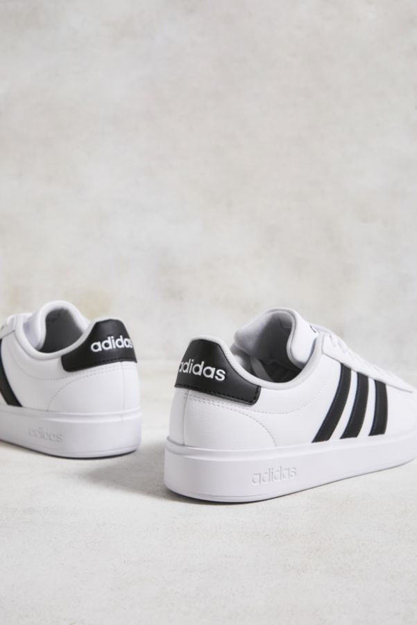 Vista diapositiva: 3: adidas White & Black Grand Court 2.0 Trainers