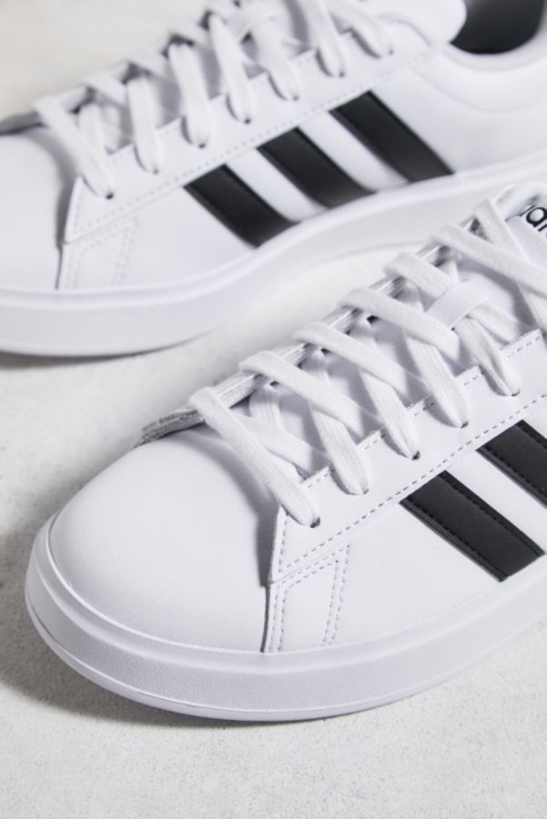 Vista diapositiva: 5: adidas White & Black Grand Court 2.0 Trainers