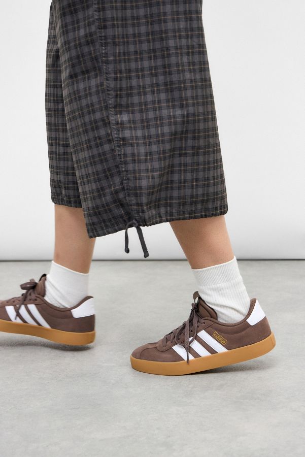 Slide View: 1: adidas Brown VL Court 3.0 Trainers