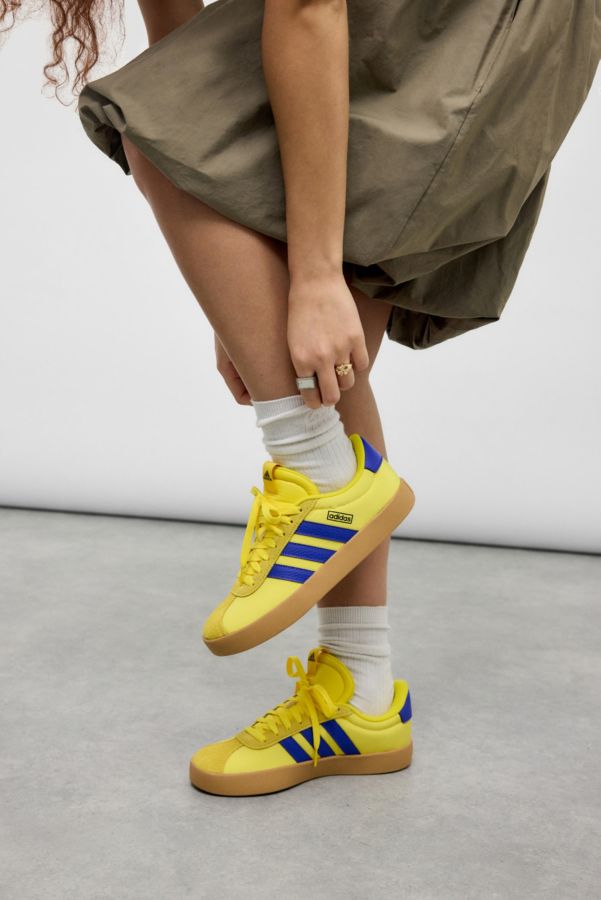 Slide View: 1: Baskets adidas VL Court 3.0 Jaunes