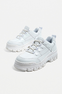 low cat shoes