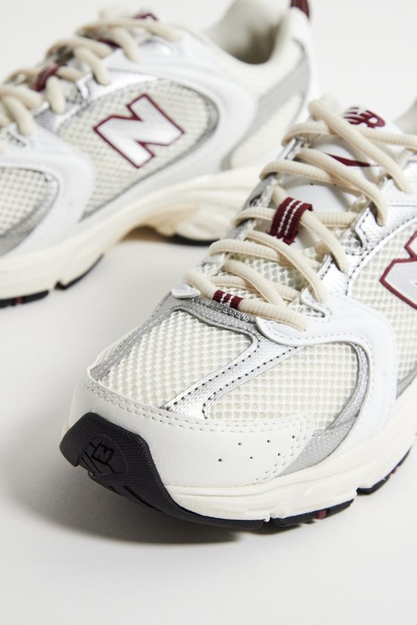 Vista de diapositivas: 5: Zapatillas New Balance Blanco & Burdeos 530