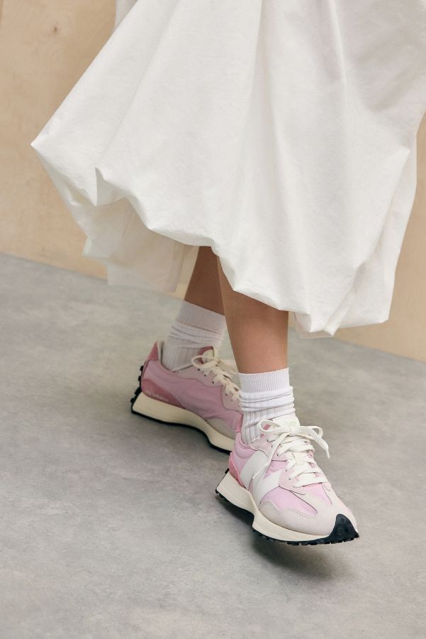 Slide View: 1: New Balance Hazy Rose 327 Trainers