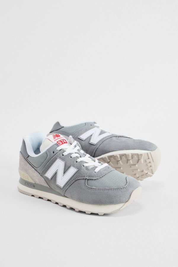 Vista de diapositivas: 3: Zapatillas New Balance 574 de Ante Gris