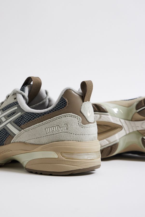 Vista diapositiva: 5: ASICS Grey & Beige Gel 1090 Trainers