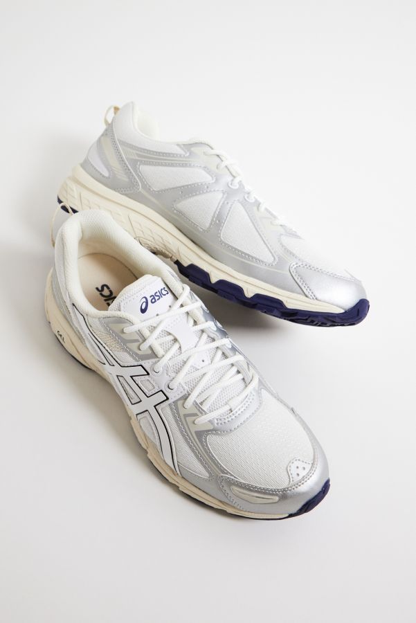 Slide View: 2: ASICS White GEL-VENTURE 6 Trainers