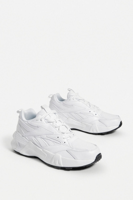 white reebok aztrek