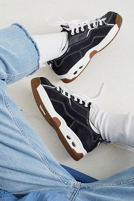 Globe Baskets femme adidas, Vans et ReebokUrban adidas, Vans et Reebok Urban
