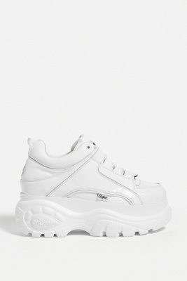 90s chunky trainers