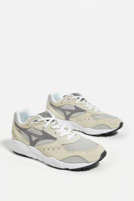 mizuno retro trainers