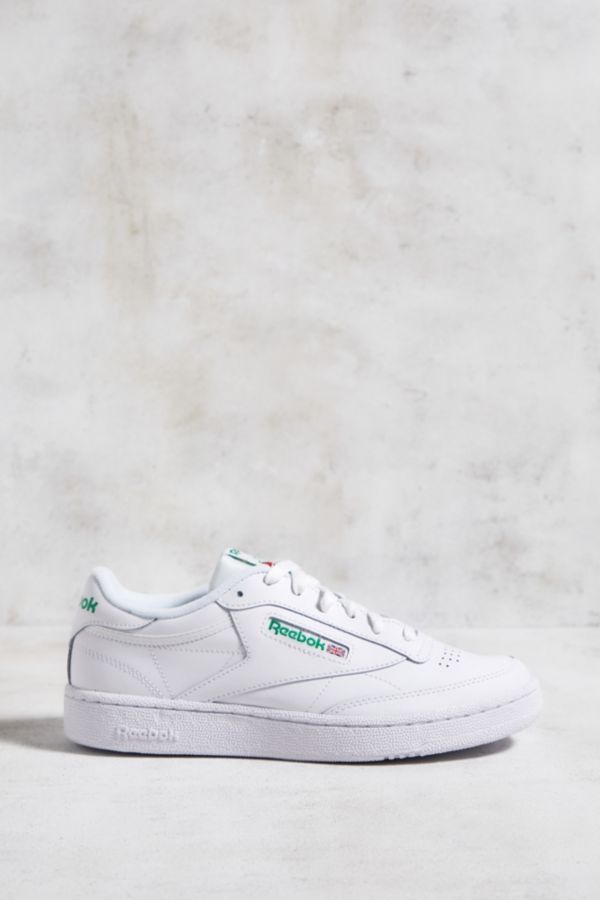 Vista diapositiva: 3: Reebok White Club C Trainers