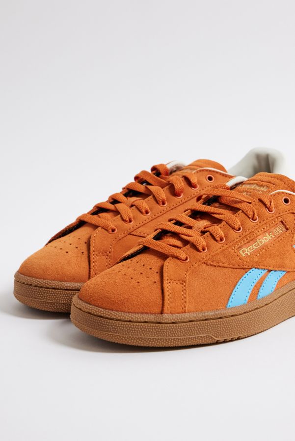 Vista diapositiva: 3: Reebok Orange Club C Grounds Trainers