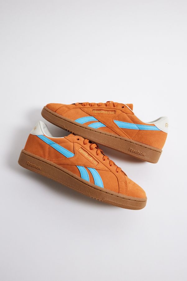 Vista diapositiva: 5: Reebok Orange Club C Grounds Trainers